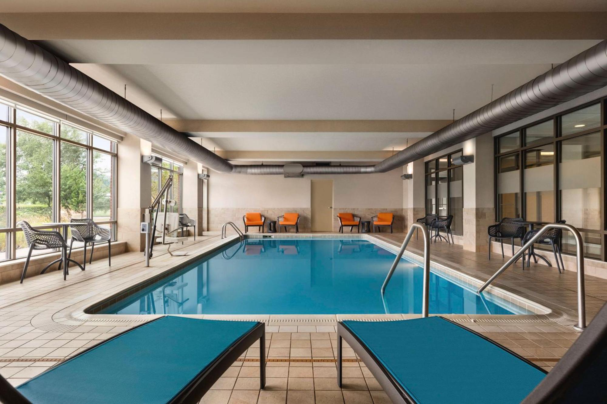 Hampton Inn & Suites Pittsburgh Waterfront West Homestead Eksteriør billede